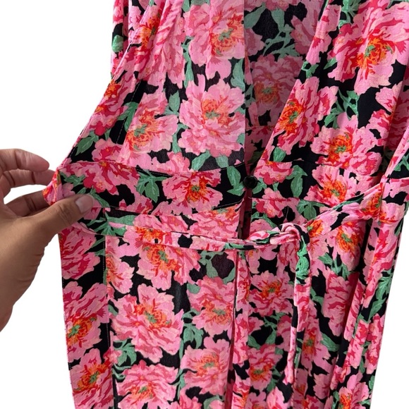 Modstrom Big Floral Print Wrap Dress Size XS Pink Feminine Summer Spring Casual - Picture 7 of 9
